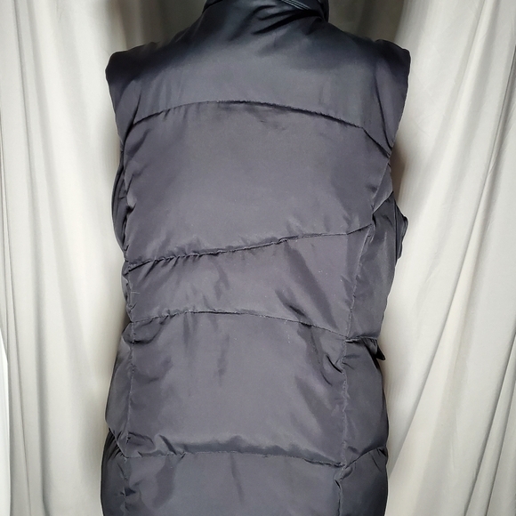 Roots Womans Down Vest - Picture 2 of 5